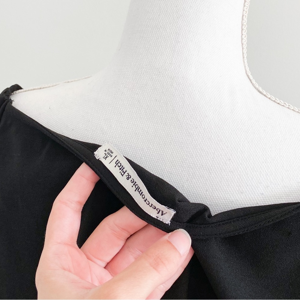 Abercrombie Best Dressed Black Sweetheart Crop Long Sleeve Blouse View 3
